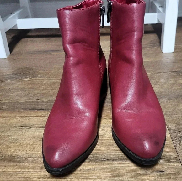 Circus by Sam Edelman Red Studded Ankle Boots Size 7 - Picture 9 of 12